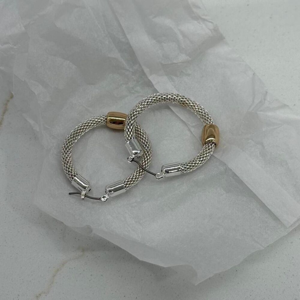 Avon Signature Collection Pinnacle Mesh Hoop Earrings Silvertone
